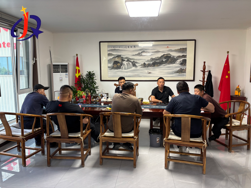 Bumisita ang mga kliyenteng ginto ng placer ng South America sa Qingzhou Jinqi Mining Machinery para sa pag-audit ng pabrika.